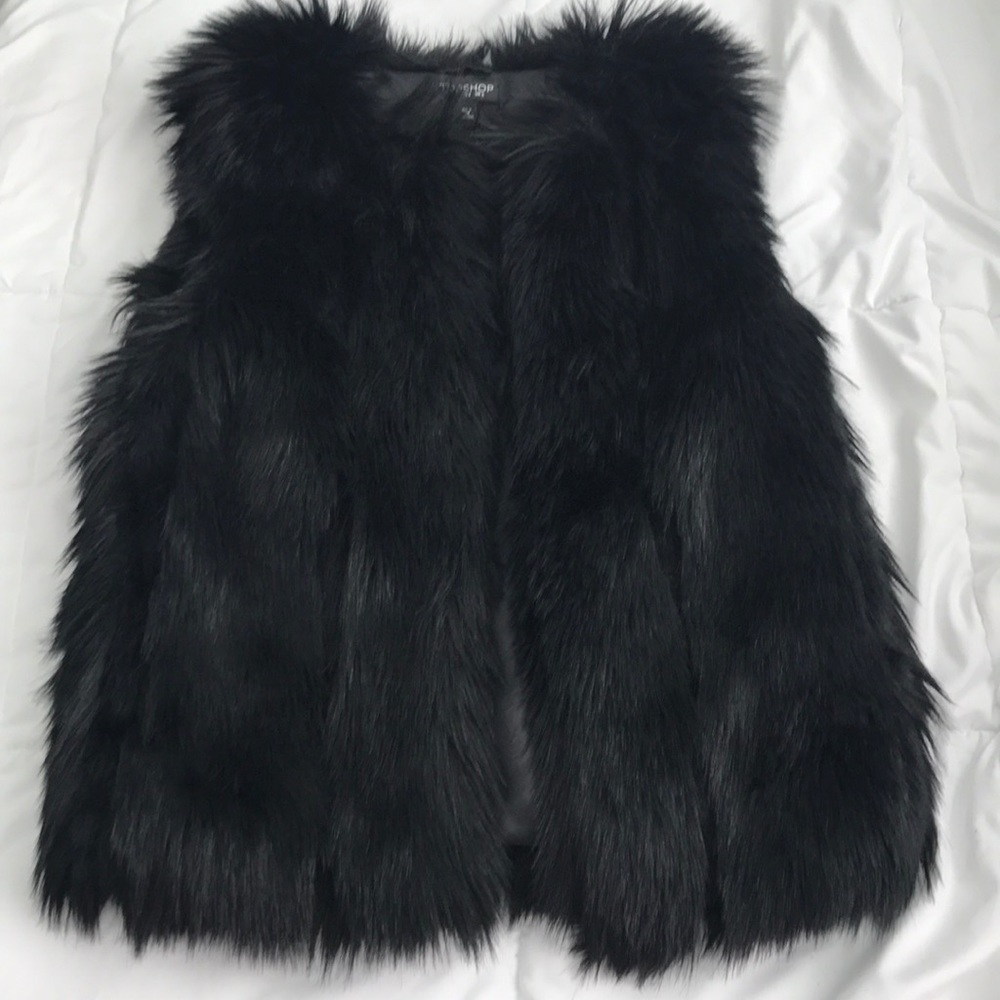 Black Fur Vest 💕